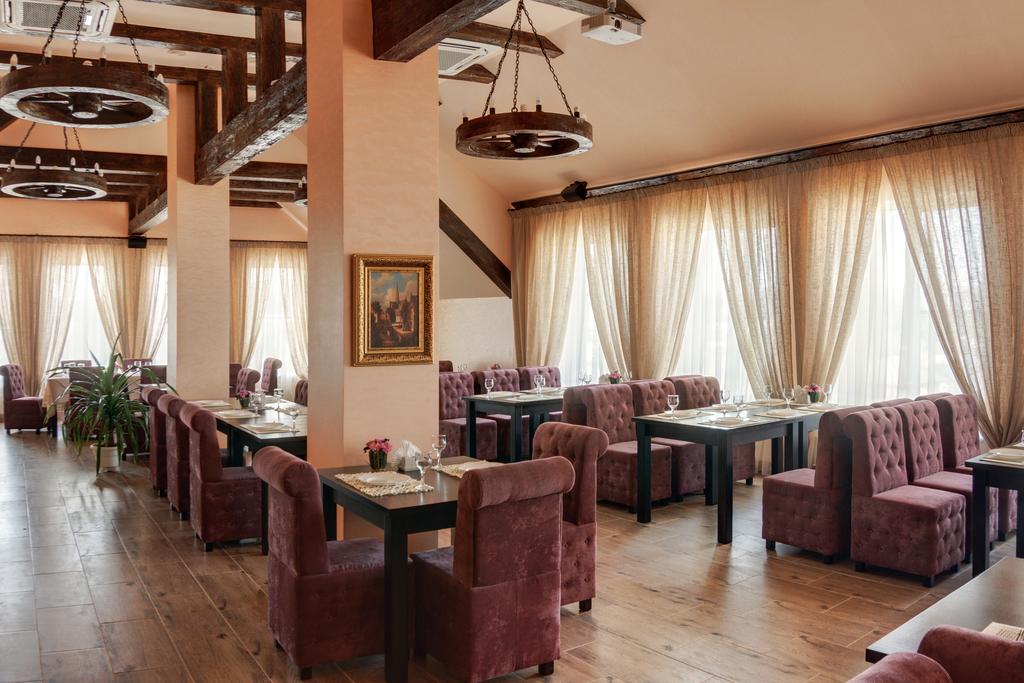 Felisa Hotel Kharkiv Eksteriør billede